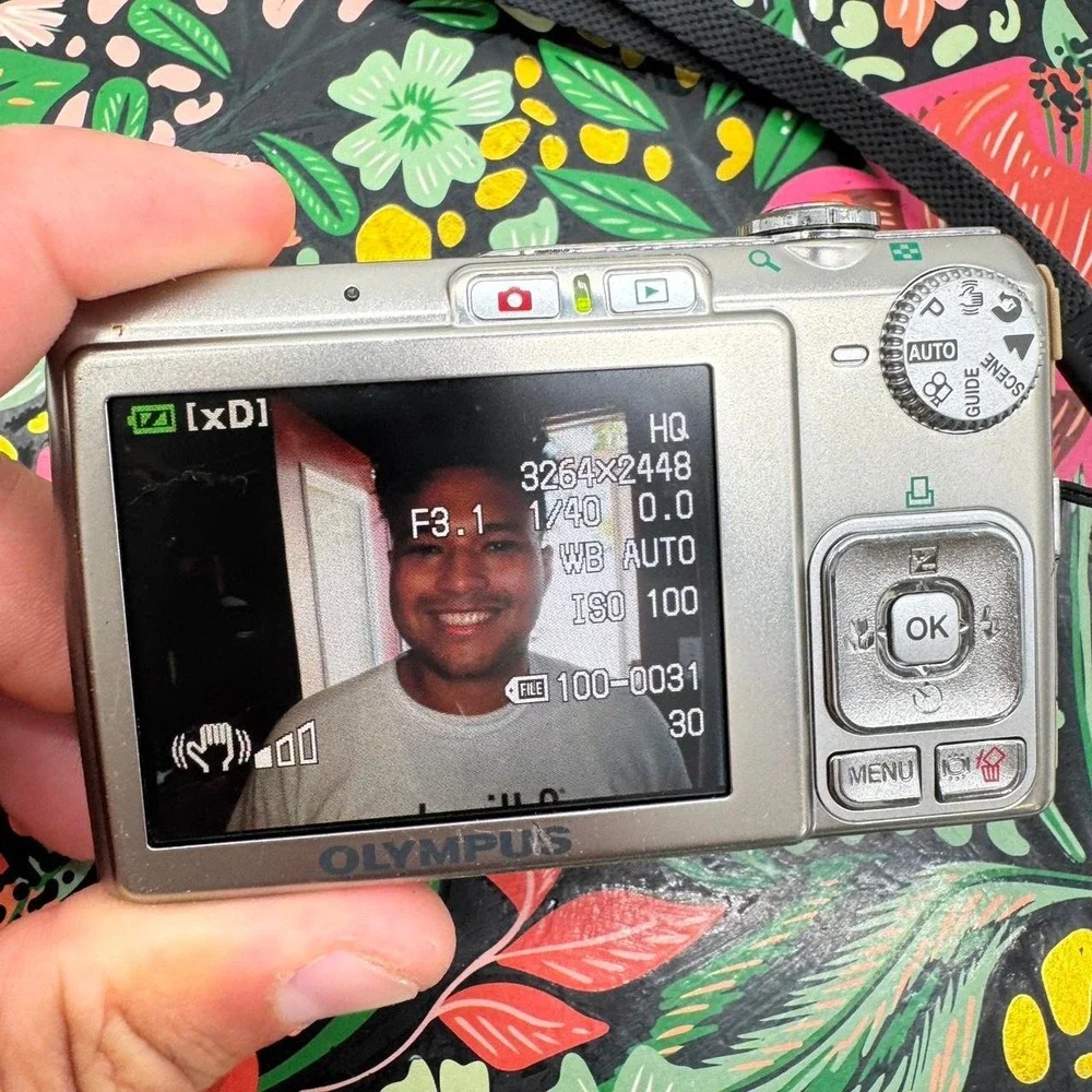 Olympus‎ FE-280 Digital Camera – Compact Point-and-Shoot Camera